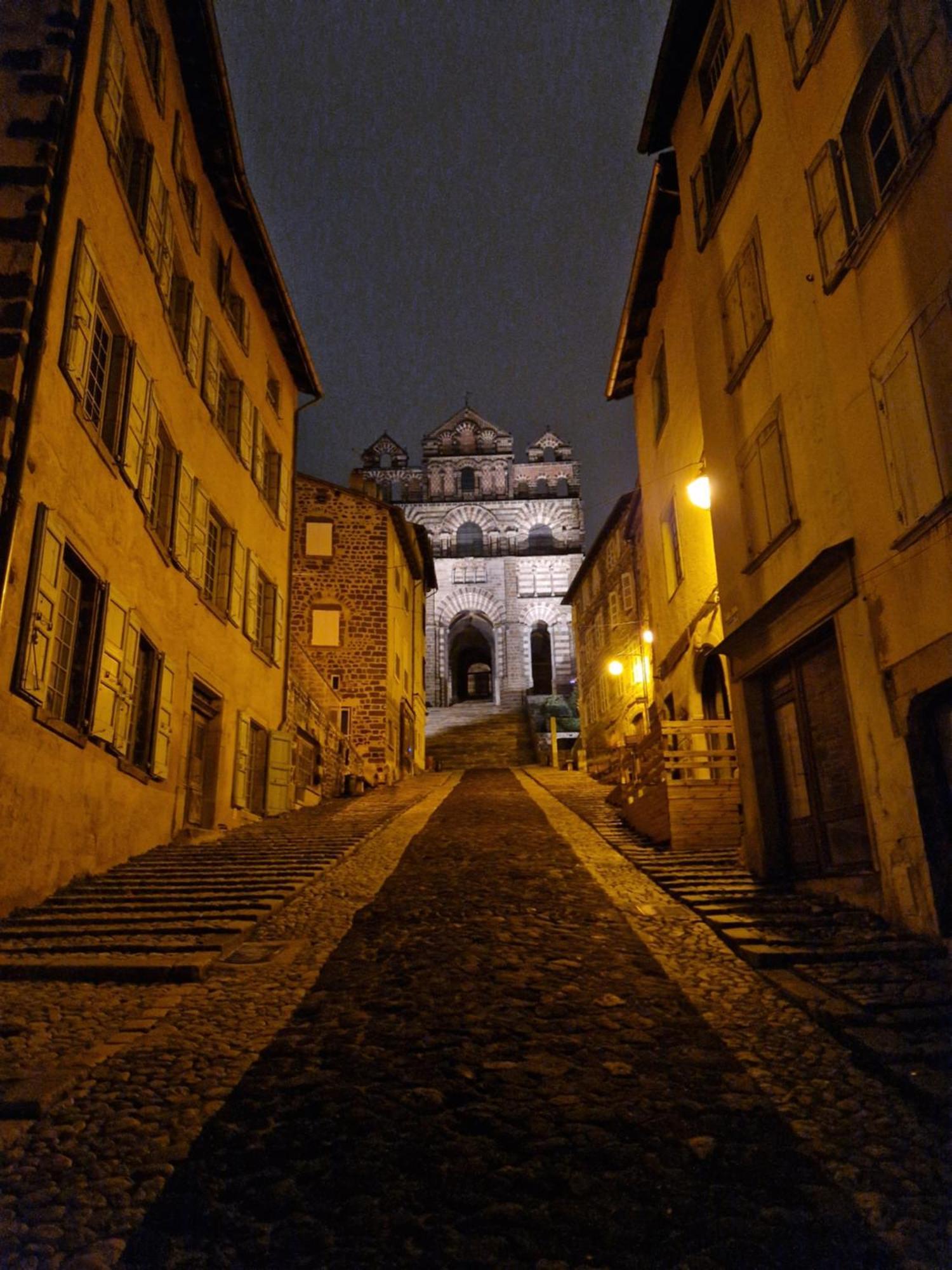 Gite Des Tables - Cathedrale, Coeur Historique, Vue Le Puy-en-Velay 외부 사진